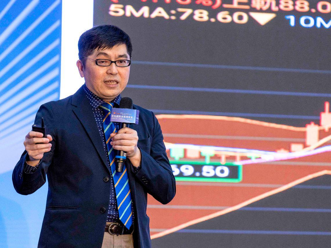 從「聽牌」到「看盤」：為什麼投資老手這一次，選擇拿回自己的決策權？